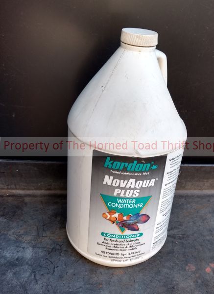 lot 43 image: Fish Tank Water Conditioner