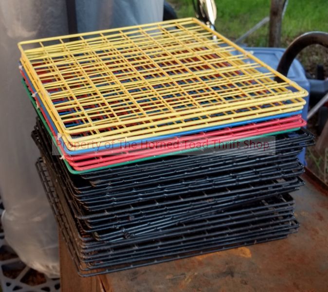 lot 45 image: 14 x 14 Mini Grid Panels for Cube Displays