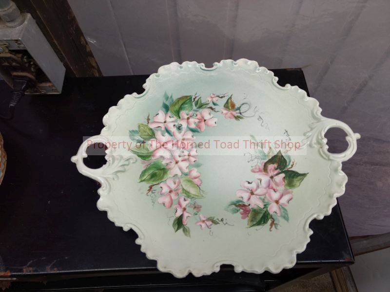 lot 80 image: Plates and Tray