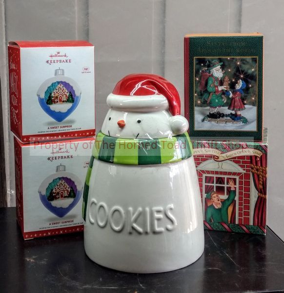 lot 88 image: Christmas Cookie Jar and More