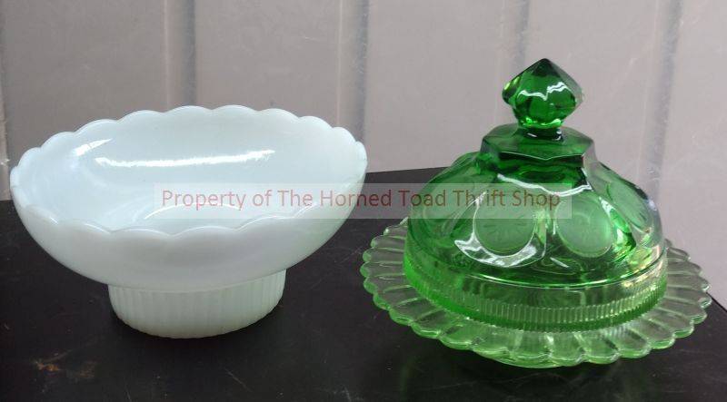 lot 92 image: Green Candy Dish and Bowl