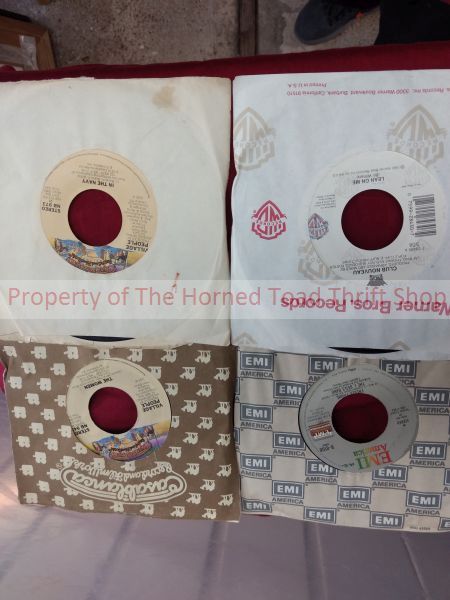 lot 142 image: 45 rpm Vinyl Records