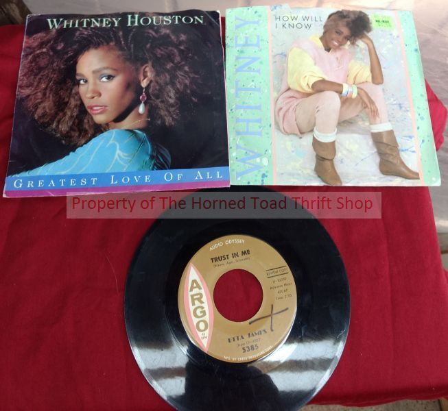 lot 143 image: 45 rpm Vinyl Records
