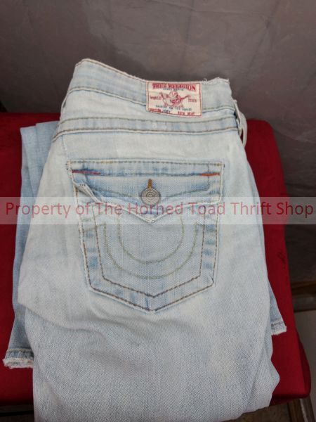 lot 156 image: Jeans