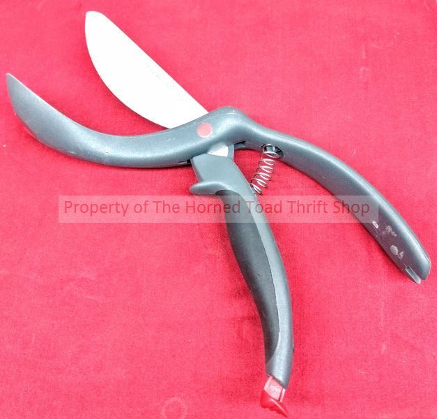 lot 197 image: Cooking Utensil