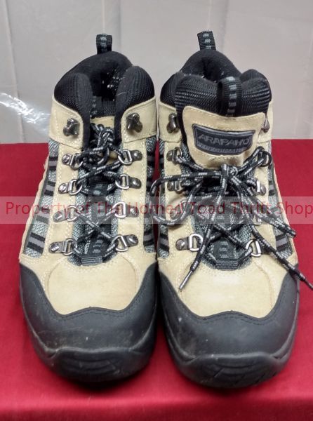 lot 219 image: Hiking Boots