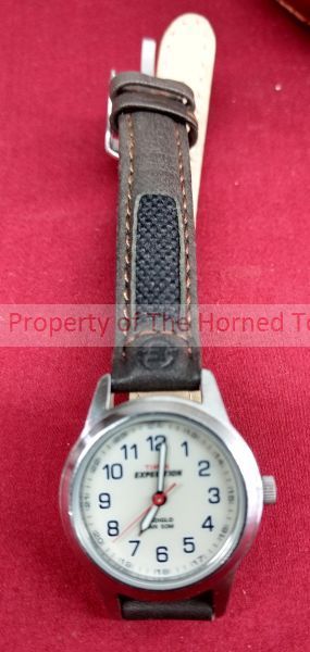 lot 222 image: Watch