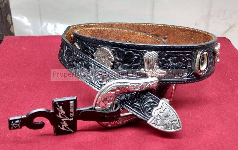 lot 242 image: Belt