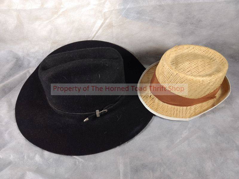 lot 291 image: Moks Man Cowboy Hat 30X Felt & Vento Small Straw Fedora