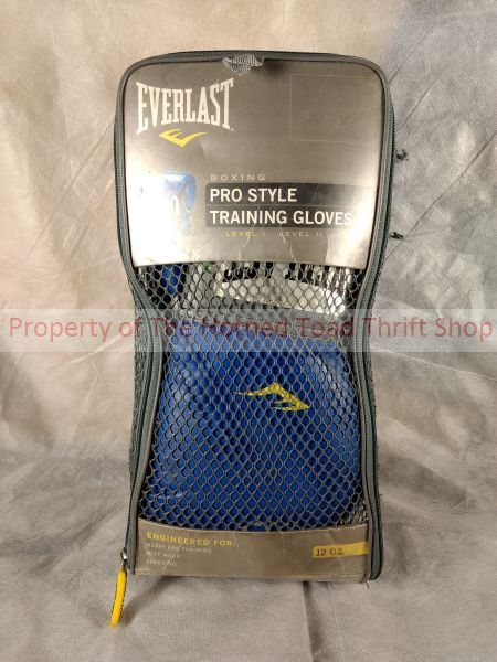 lot 295 image: Everlast Pro Style Traning Gloves Boxing 12 OZ