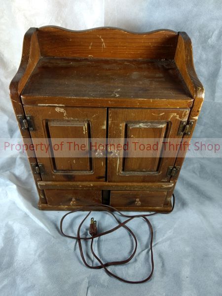 lot 278 image: The Spice Chest Radio Model Number 484 by Guild 1950s