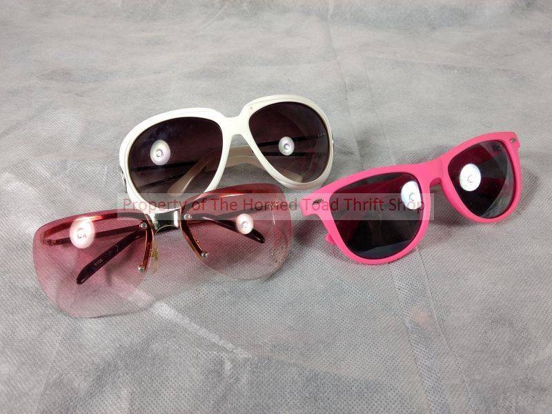 lot 322 image: (3) Assorted Sunglasses Glasses
