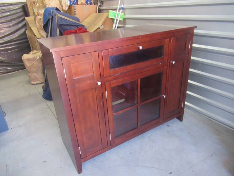 lot 12 image: FURNITURE