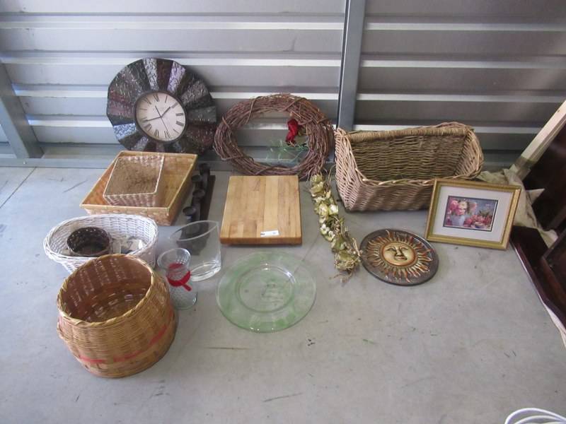 lot 21 image: HOME DECOR