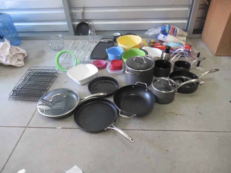 lot 22 image: KITCHENWARE