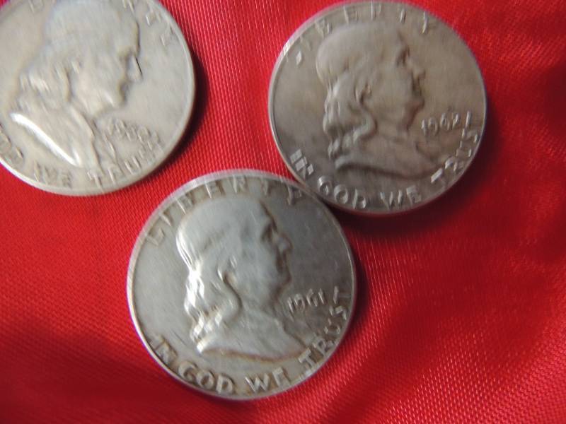 lot 128 image: Franklin Half Dollars 1961, 1962, 1960