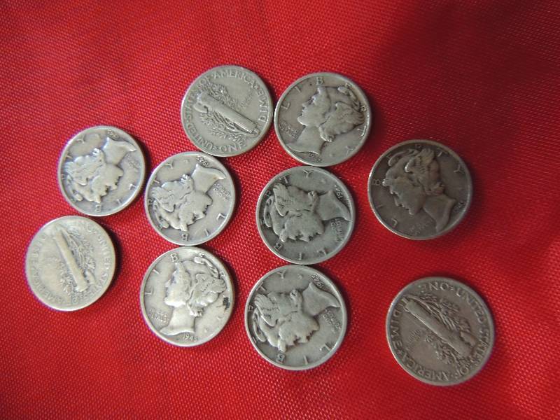 lot 138 image: Mercury Dimes 1945 x 8, 1945 S qty 1, 1945 D x1