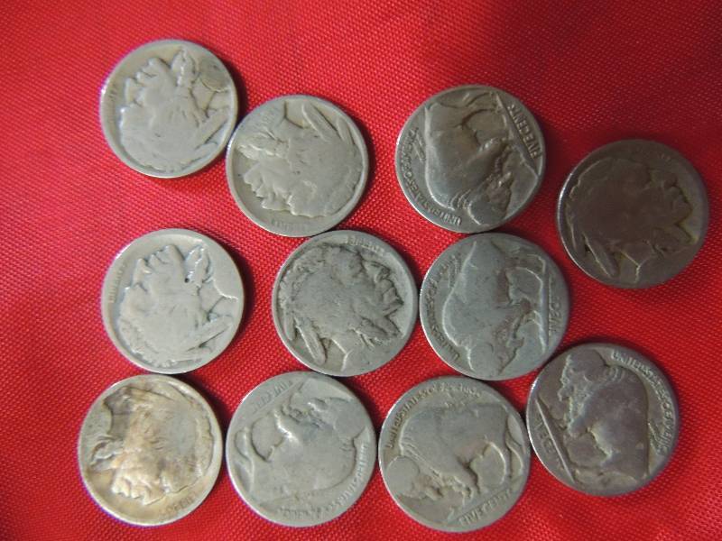 lot 142 image: Buffalo Nickels no dates qty. 11