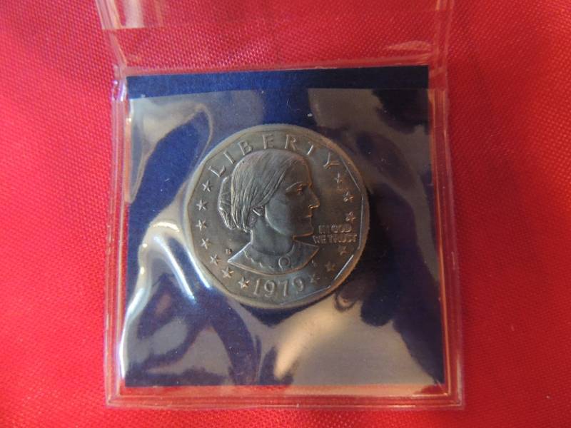 lot 7 image: Susan B. Anthony Dollar 1979 in plastic case