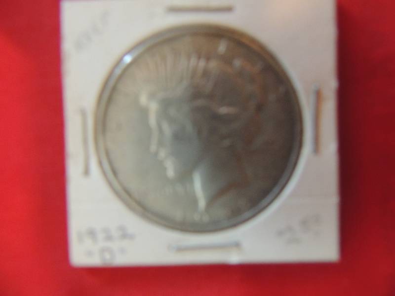 lot 18 image: Peace Silver Dollar 1922D