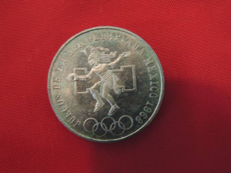 lot 55 image: Olympic Game Coin. Juegos De La XIX Olympiada Mexico 1968 .72 Silver 25 pesos