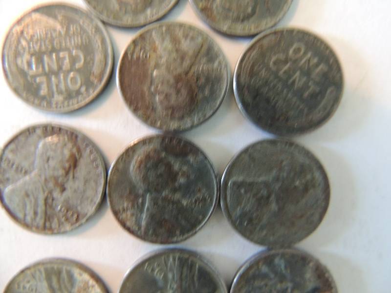 lot 60 image: Steel  Zinc Wheat Pennies 1943 x 3 and 1943 D x 11