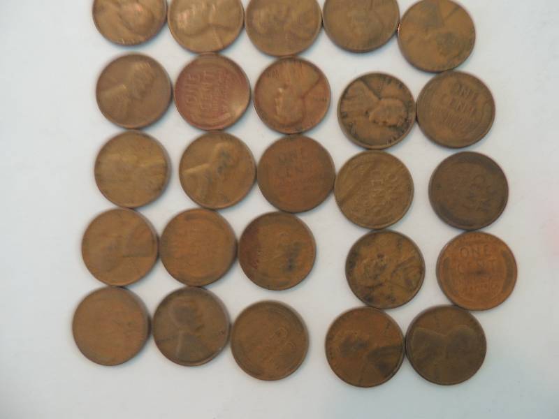 lot 71 image: Wheat pennies unsearched. Qty. 25