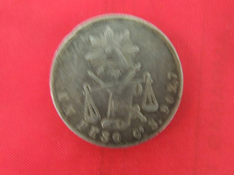lot 81 image: UN peso Cos 902.7 Republica Mexicana 1871