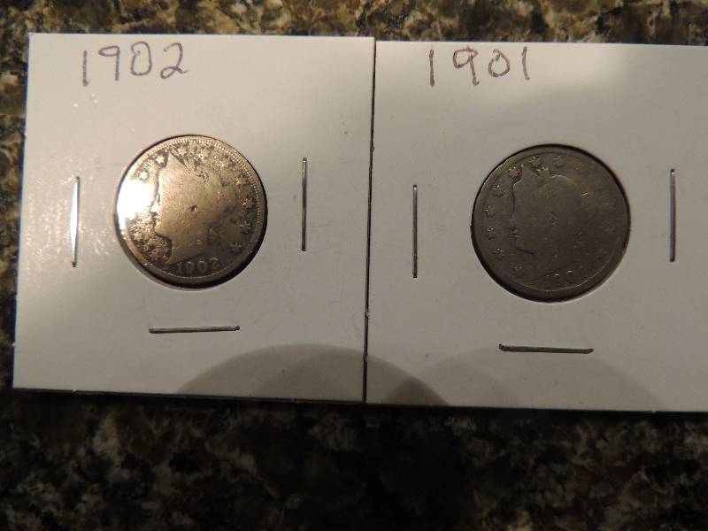 lot 200 image: Liberty Head or V nickel 1902 and 1901