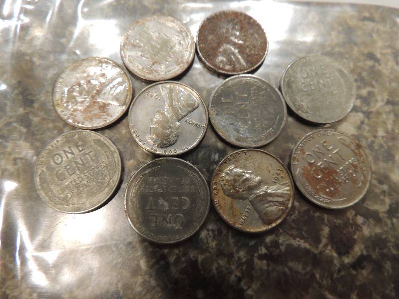 lot 215 image: Steel pennies Wheat 1943 x 10 1943 & 1943 D x8