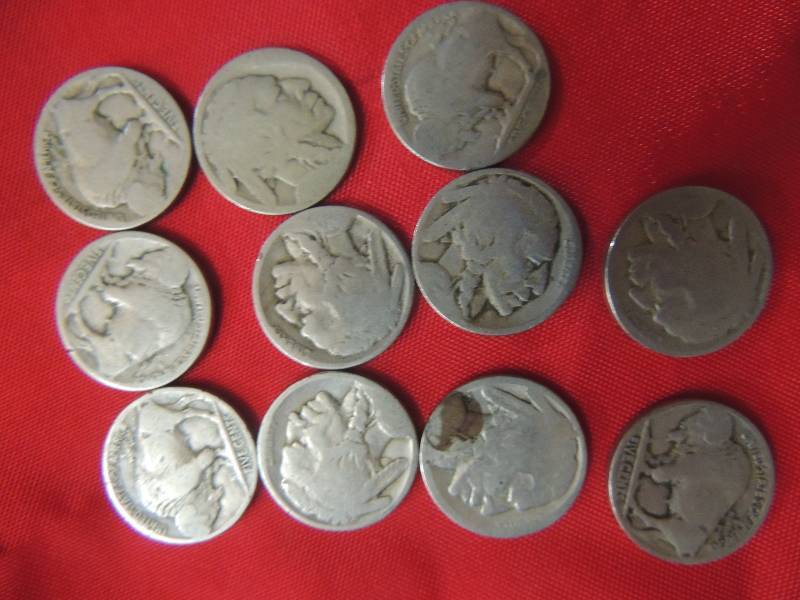 lot 136 image: Buffalo Nickels no dates qty. 11