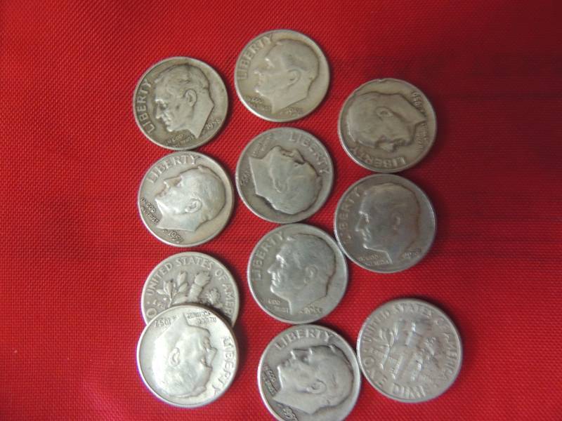 lot 153 image: Roosevelt Dimes 1950s x 11