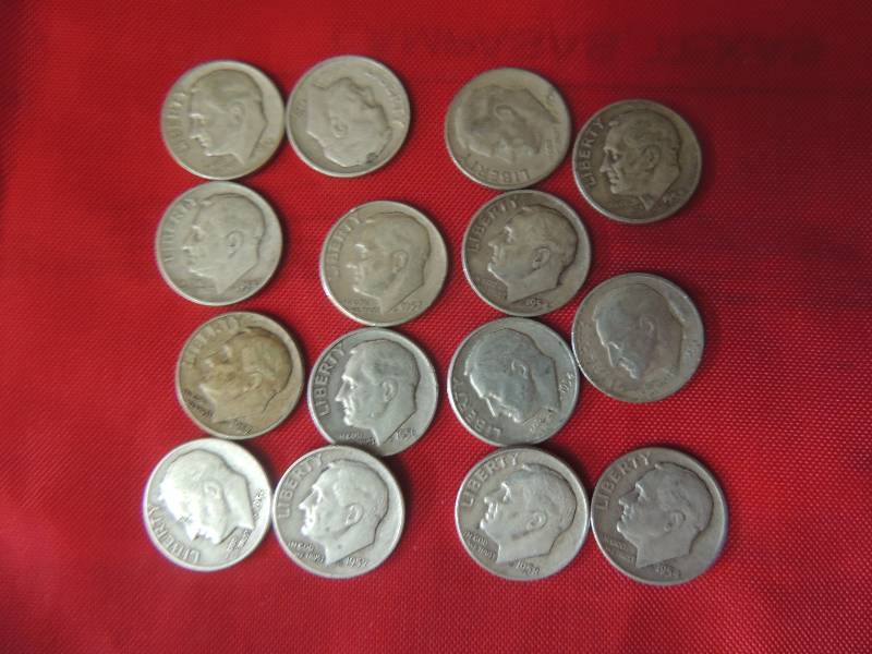 lot 152 image: Roosevelt Dimes 1950s x 15