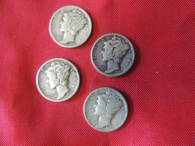 lot 196 image: Mercury head Dimes 1937 D x 2, 1939  D x 1,  1940 D x 1,