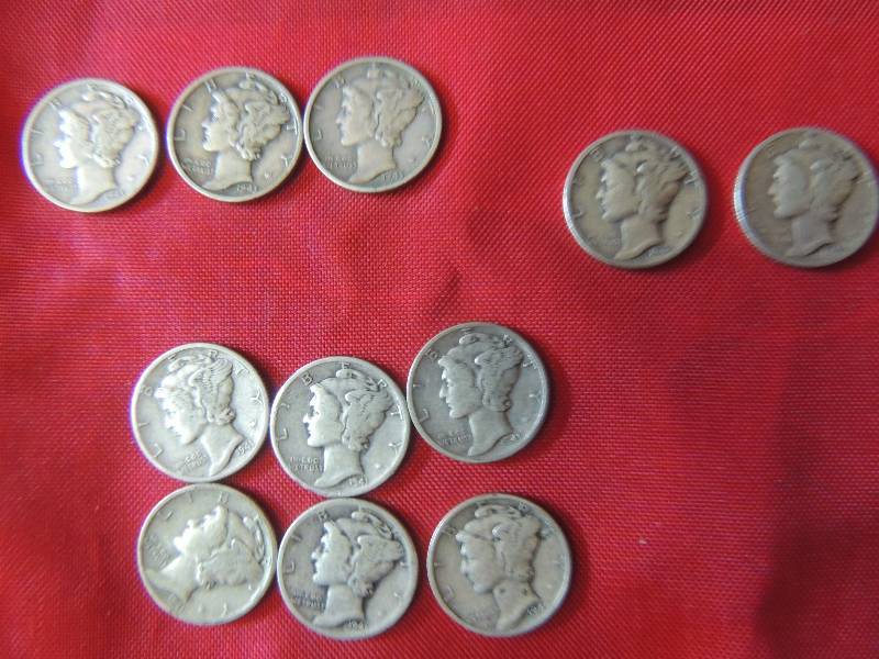 lot 198 image: Mercury head Dimes 1941 D x 6, 1943 D x 3, 1945 D x 22 x 9