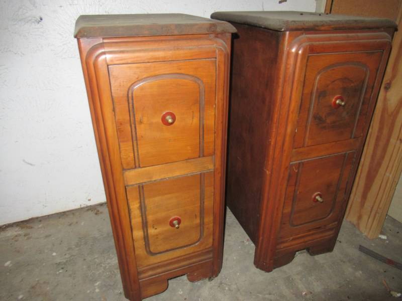 lot 14 image: VINTAGE FURNITURE