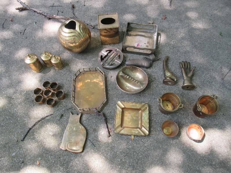 lot 26 image: BRASS DCOR