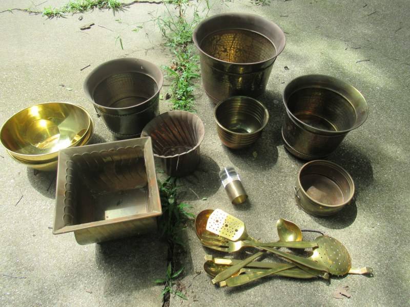 lot 30 image: BRASS DCOR