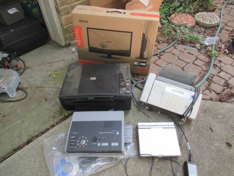 lot 331 image: ELECTRONICS