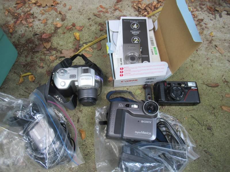 lot 46 image: CAMERA