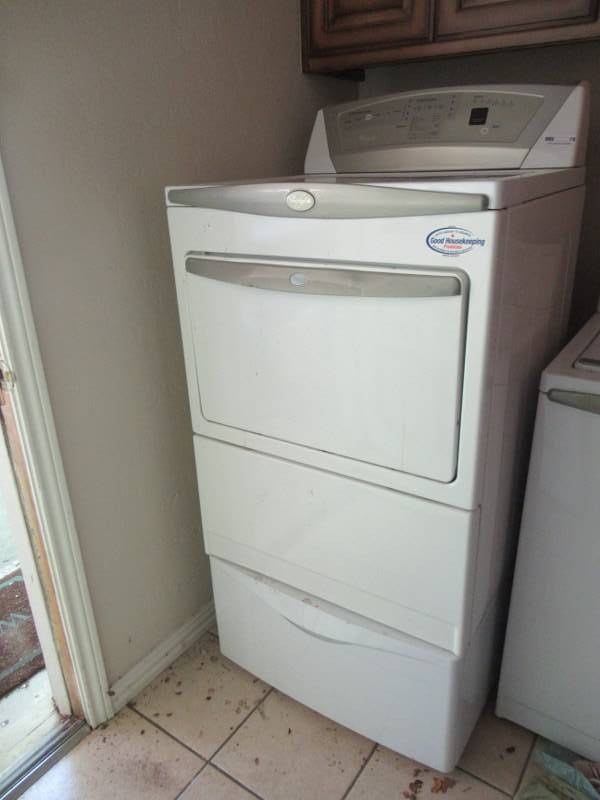 lot 79 image: APPLIANCES