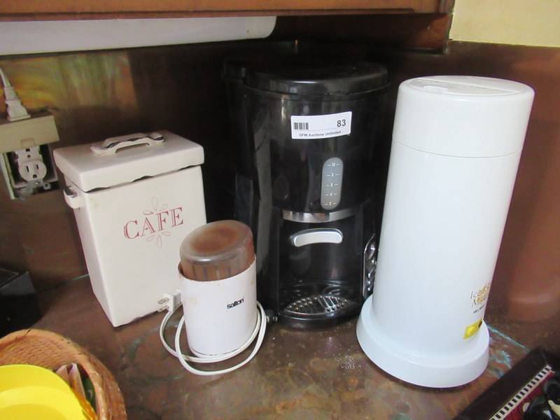 lot 83 image: APPLIANCES