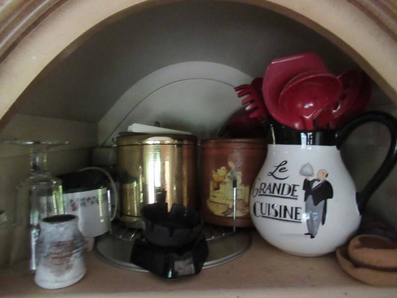 lot 99 image: HOUSEWARES