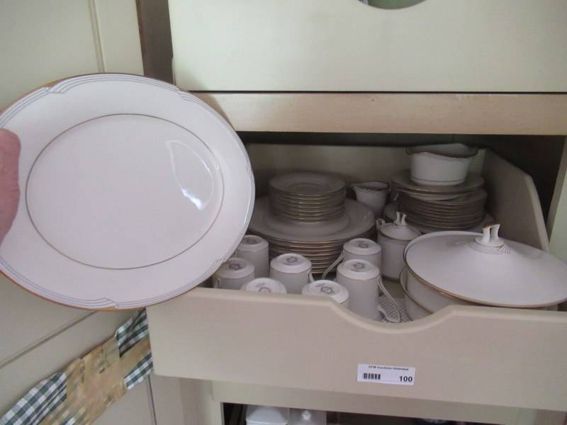 lot 100 image: NORITAKE CHINA
