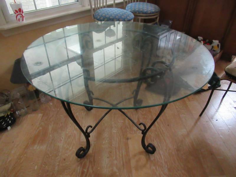 lot 108 image: FURNITURE