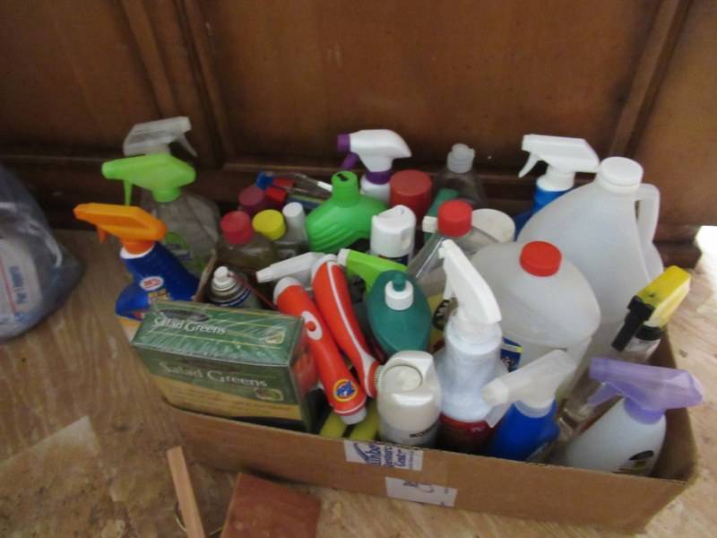 lot 110 image: CLEANING SUPPLIES