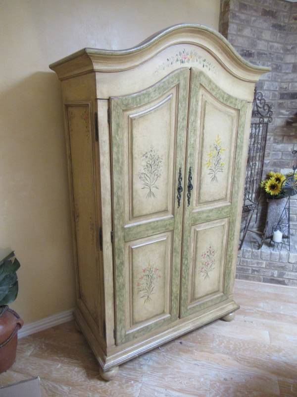 lot 122 image: FURNITURE