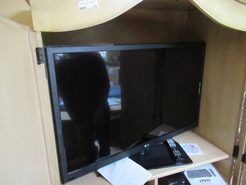 lot 123 image: LG TV