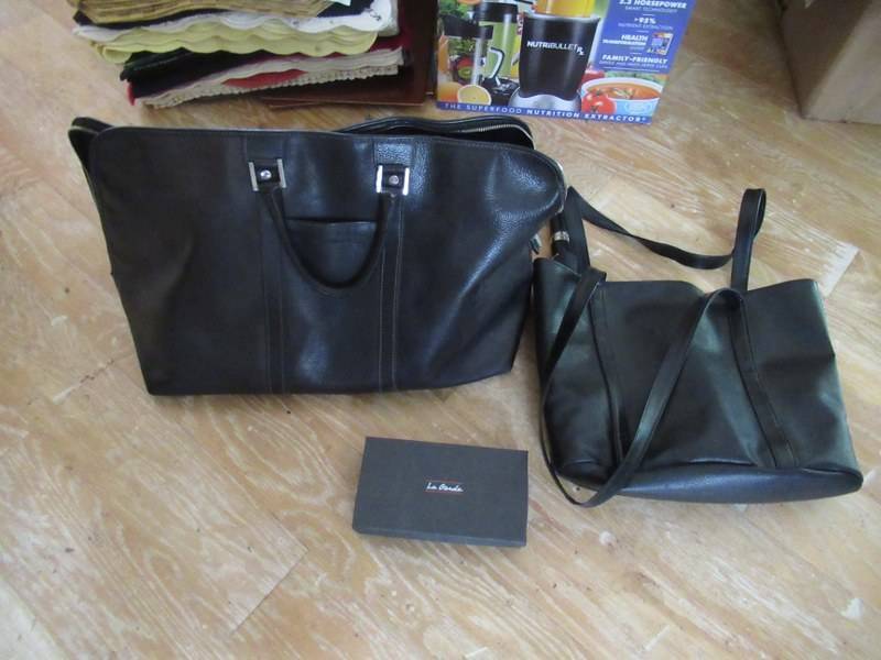 lot 141 image: LEATHER ASSESORIES