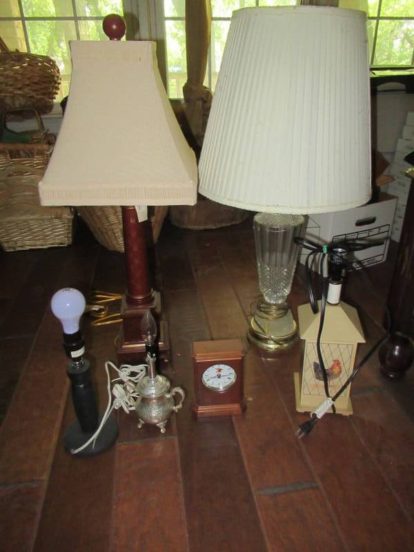 lot 172 image: HOME DCOR